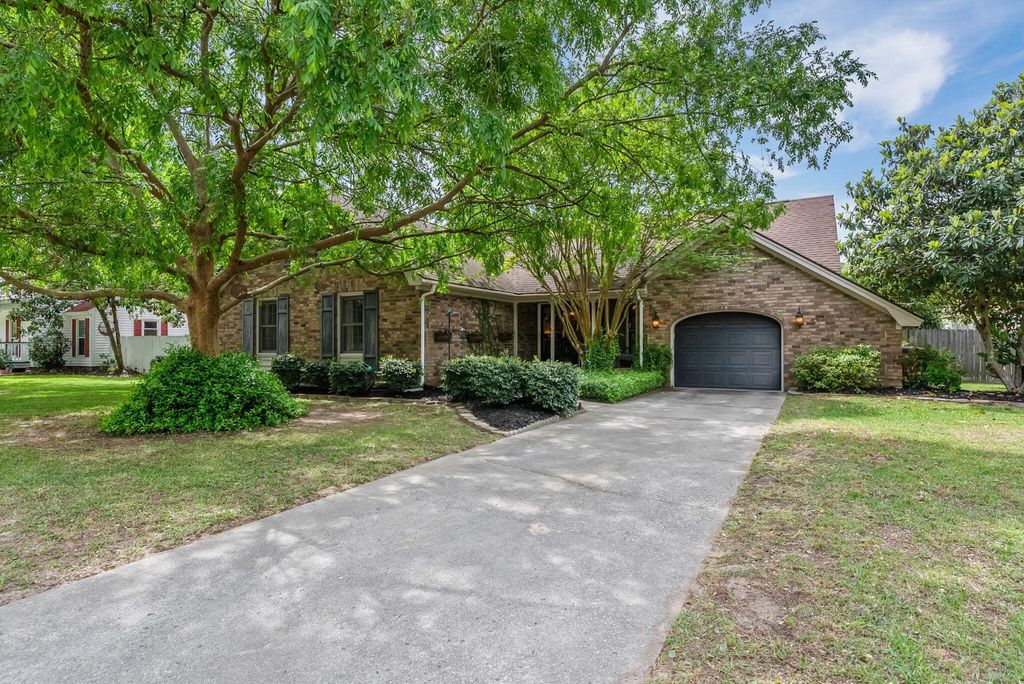 Photo of 971 Foxcroft Road, Charleston, SC 29412 (MLS # 26009927)