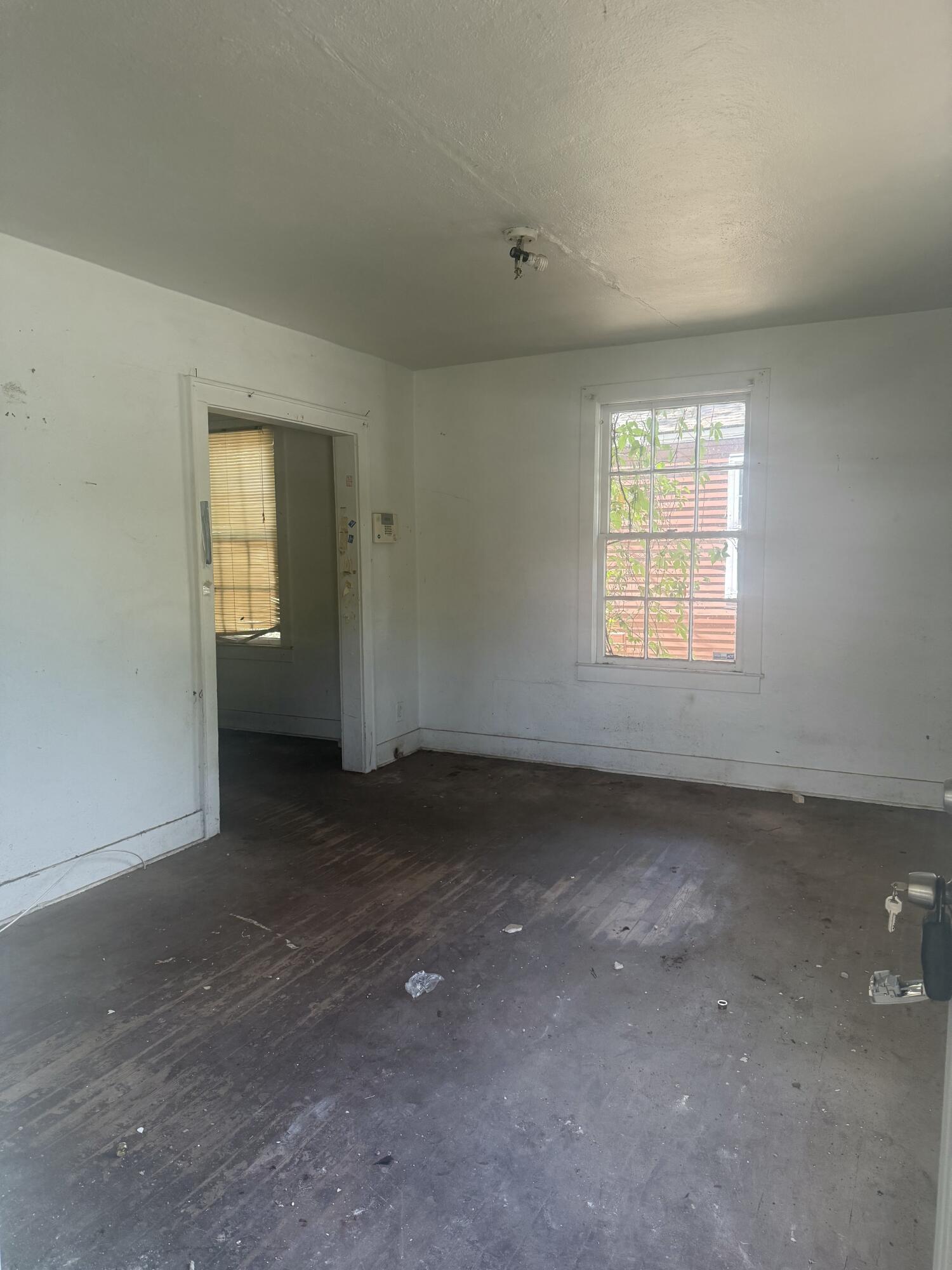 2738 W Surrey Drive