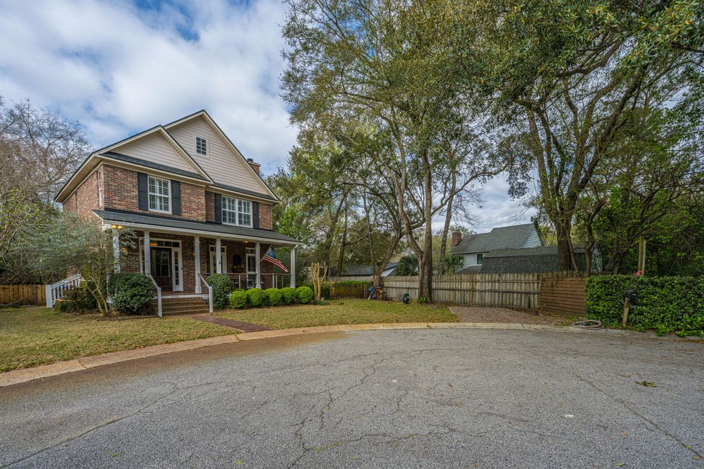 Photo of 1109 Lazy Lane Court, Mount Pleasant, SC 29464 (MLS # 26006978)