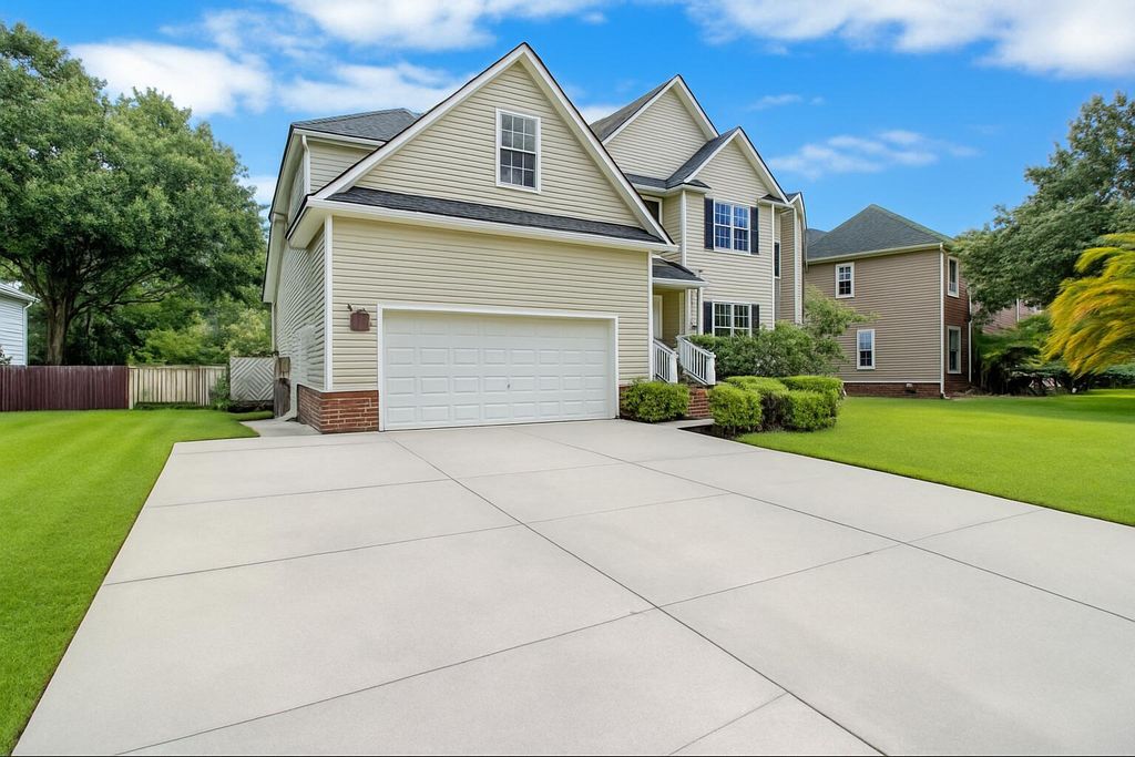 Photo of 1959 N Smokerise Way, Mount Pleasant, SC 29466 (MLS # 25022519)