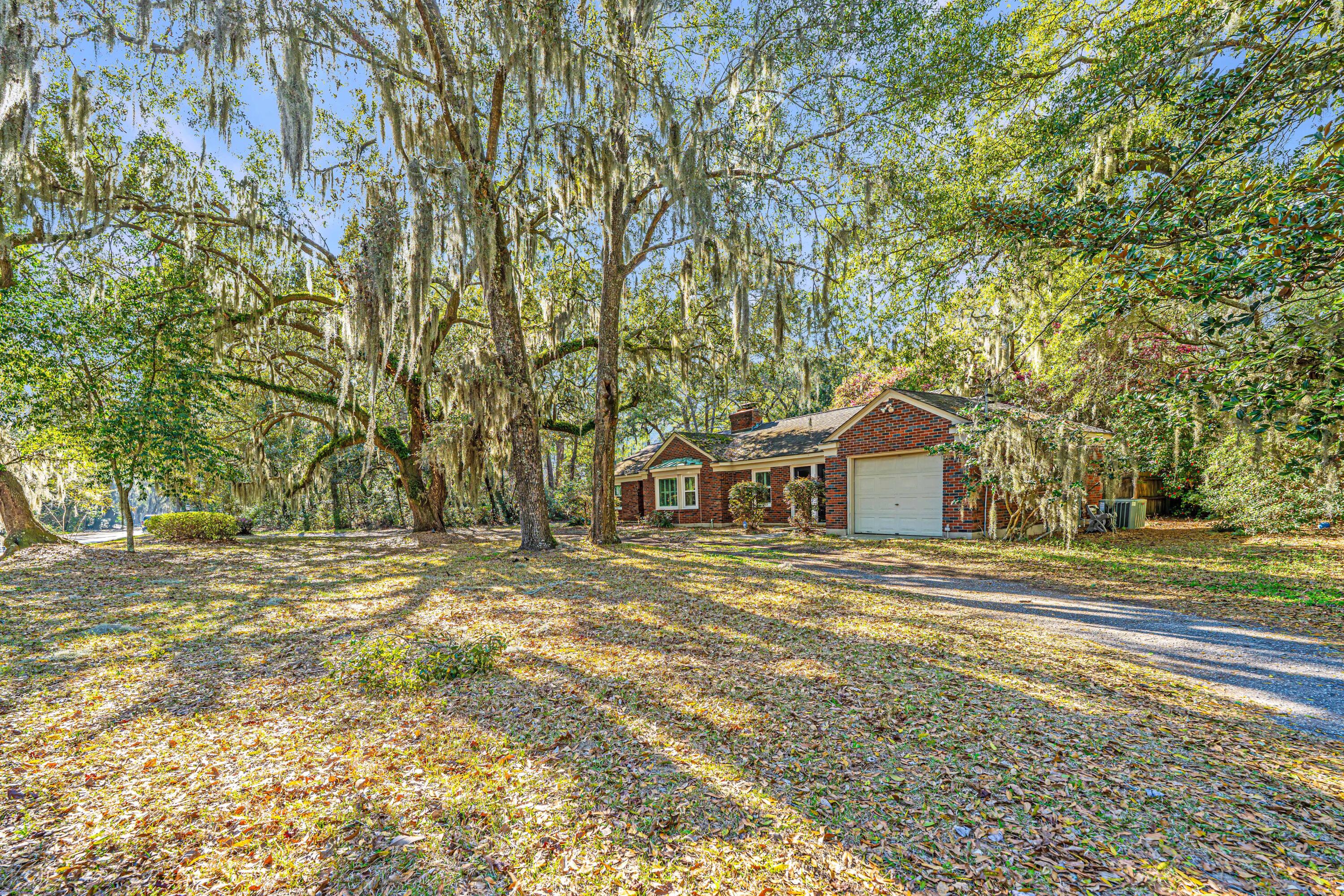 562 Fort Johnson Road