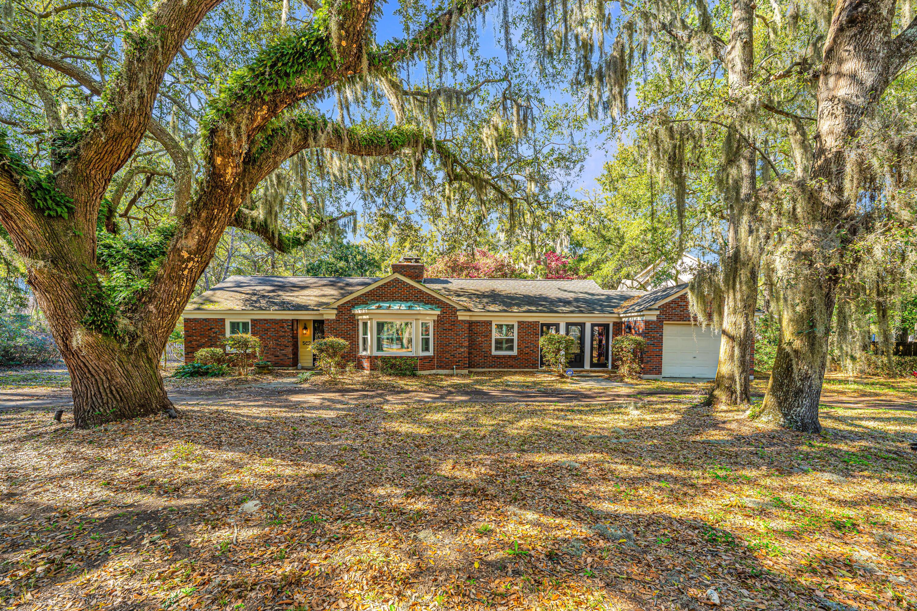 562 Fort Johnson Road