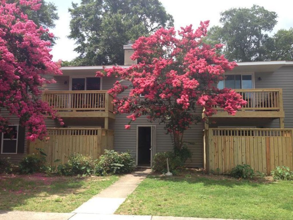 Photo of 1402 Camp Road #3b, Charleston, SC 29412 (MLS # 25031575)