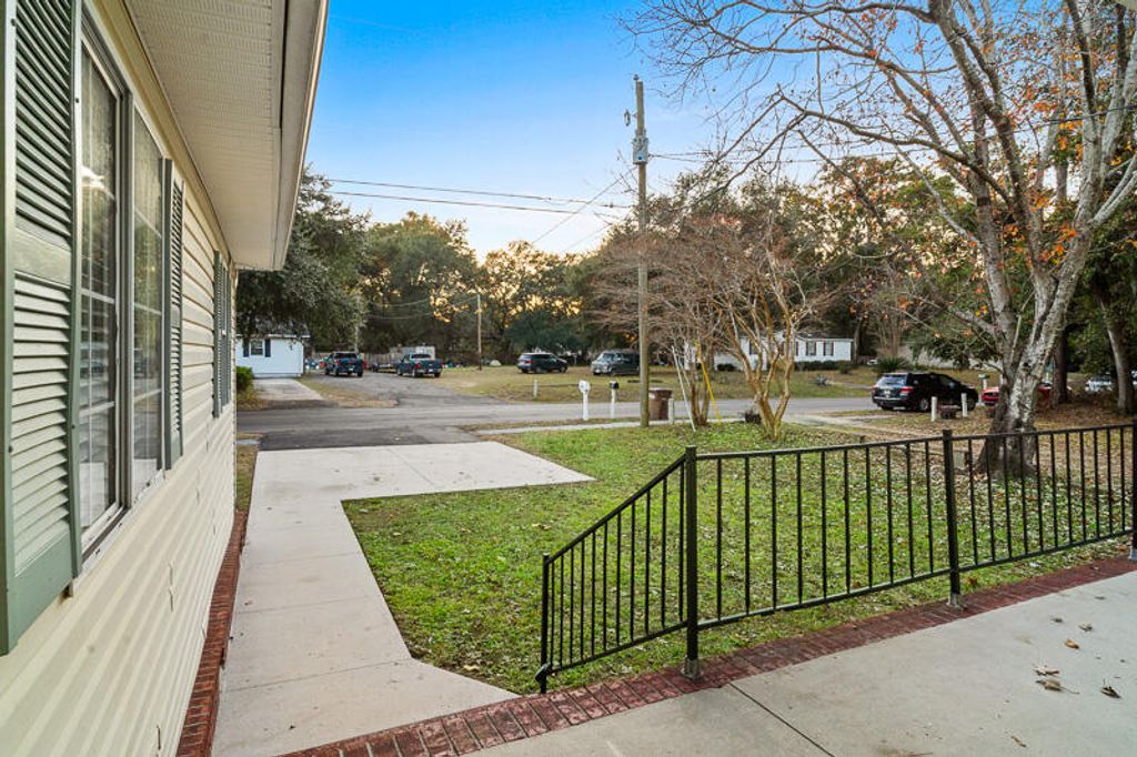 Photo of 1120 Seaside Lane, Charleston, SC 29412 (MLS # 25031303)