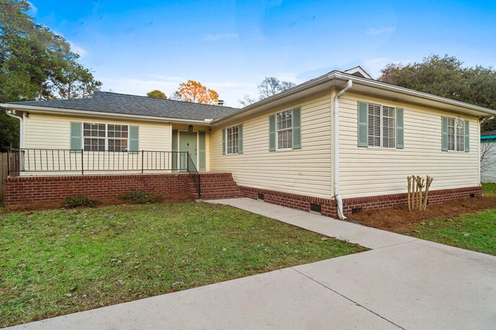Photo of 1120 Seaside Lane, Charleston, SC 29412 (MLS # 25031303)