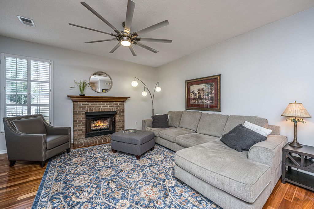 Photo of 180 Historic Drive, Mount Pleasant, SC 29464 (MLS # 26005423)