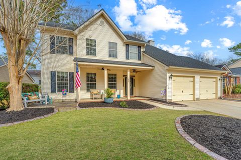 Photo of 180 Historic Drive, Mount Pleasant, SC 29464 (MLS # 26005423)