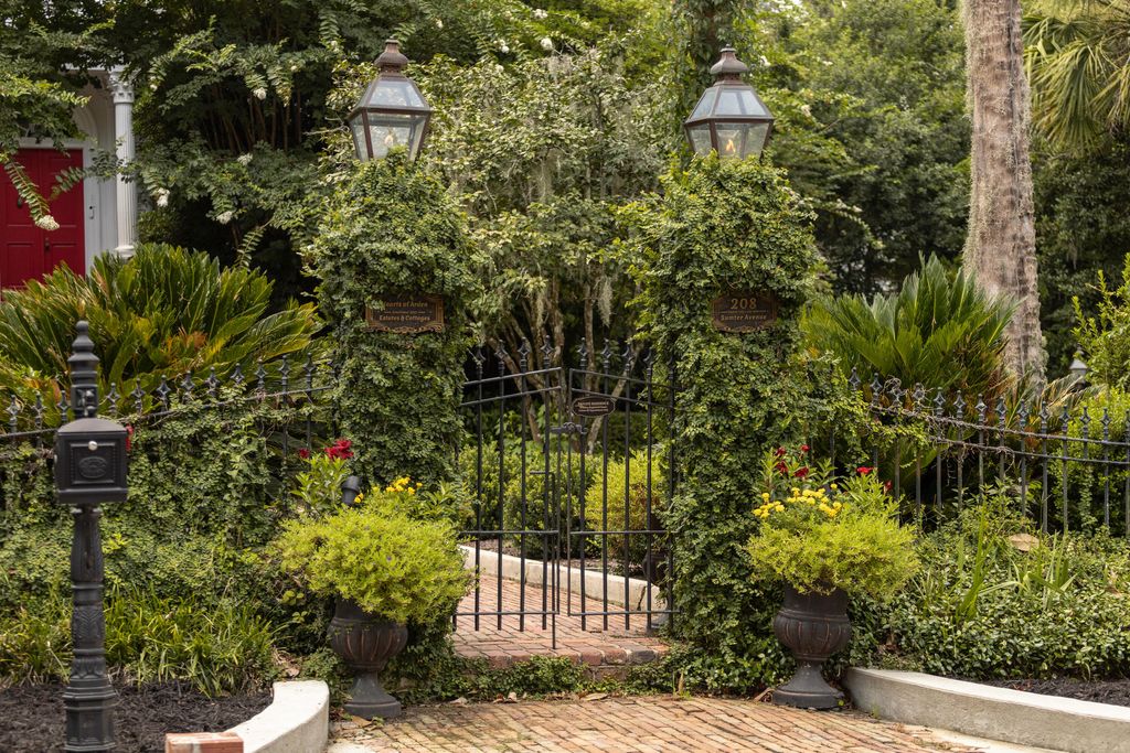 Photo of 208 Sumter Avenue, Summerville, SC 29483 (MLS # 25023465)