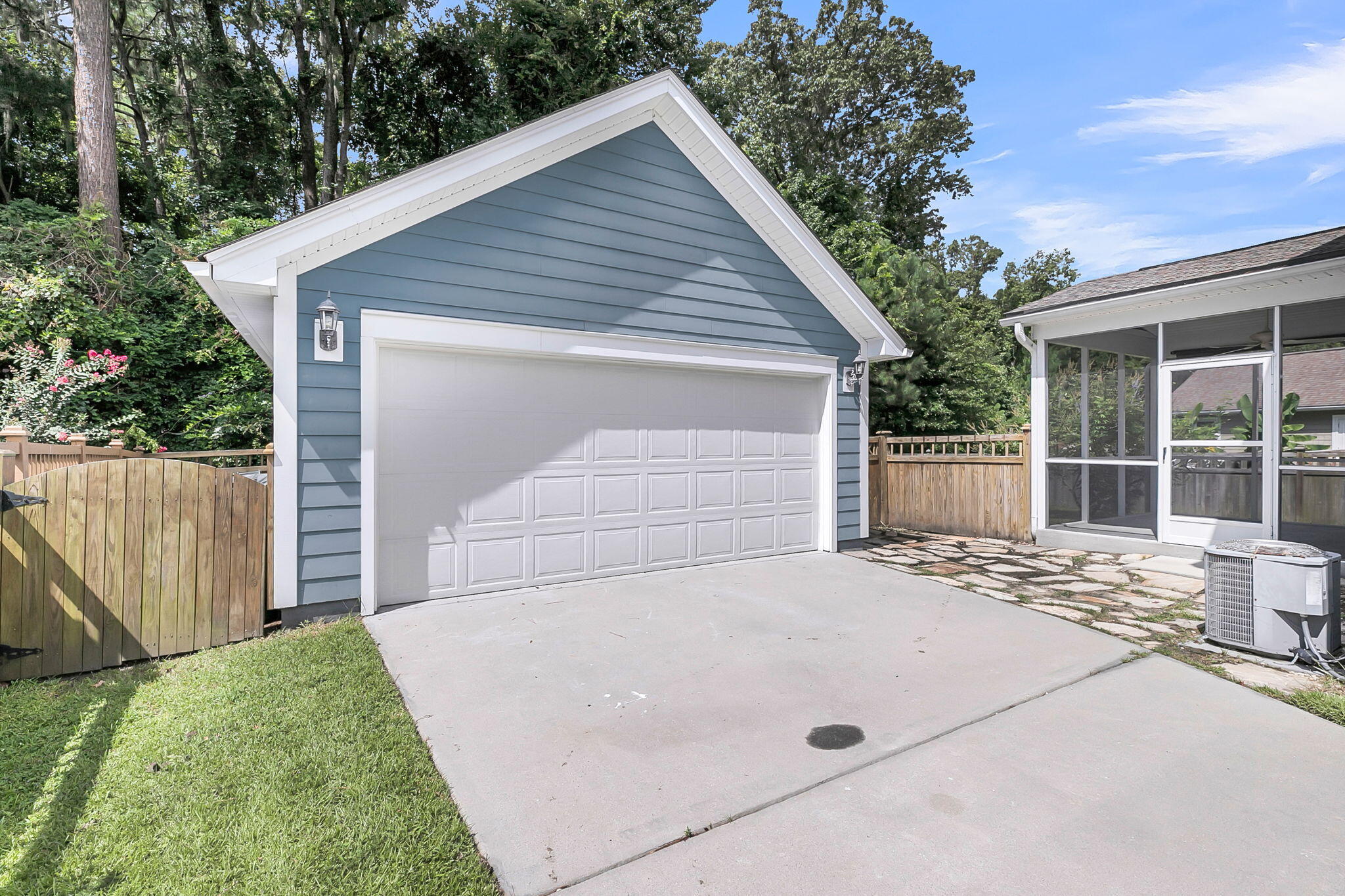 1617 Sparkleberry Lane