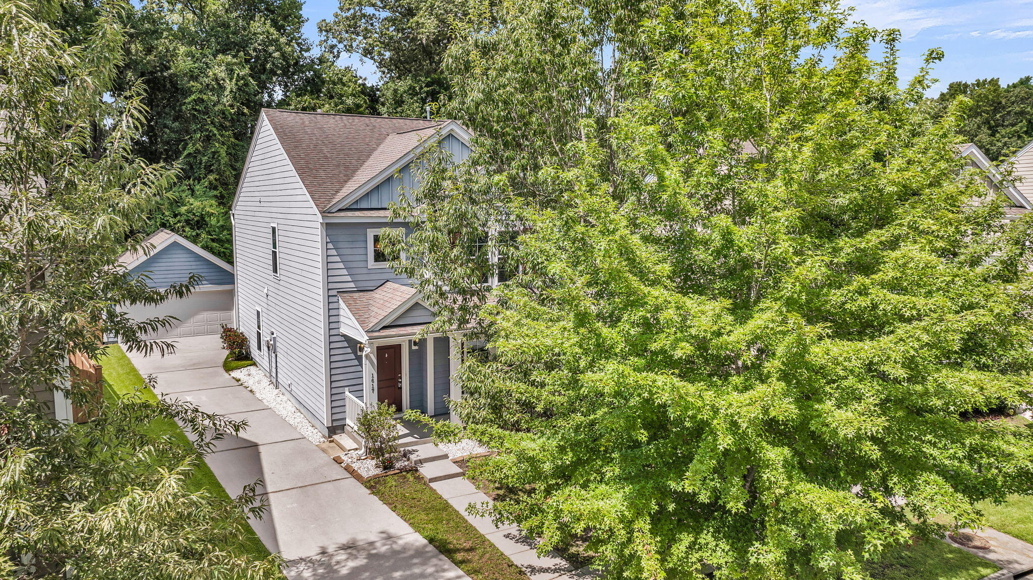 1617 Sparkleberry Lane
