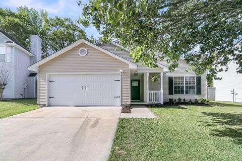 Photo of 336 Mount Royall Drive, Mount Pleasant, SC 29464 (MLS # 26009692)