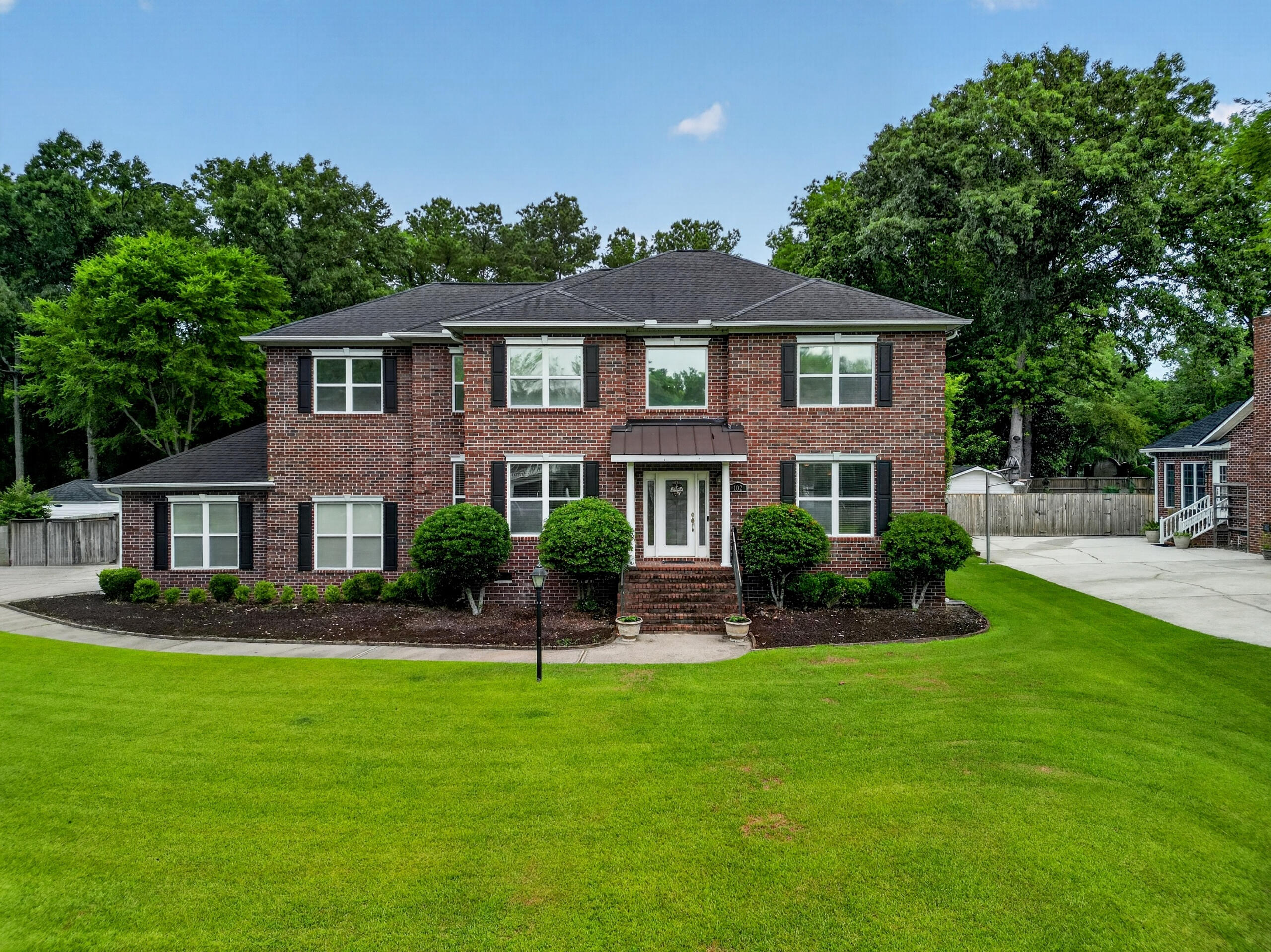 102 Kingfisher Court