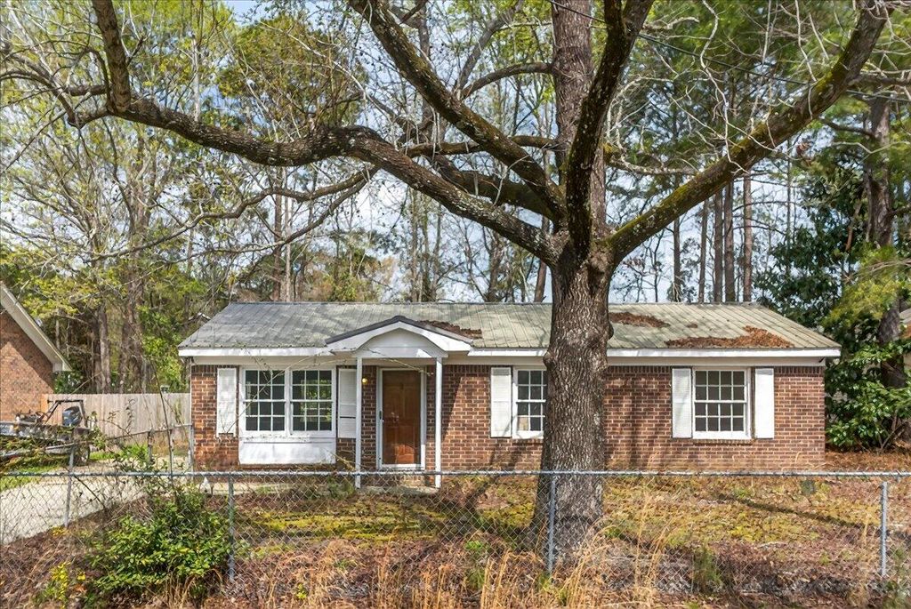 Photo of 445 Robin Drive, Goose Creek, SC 29445 (MLS # 26006823)