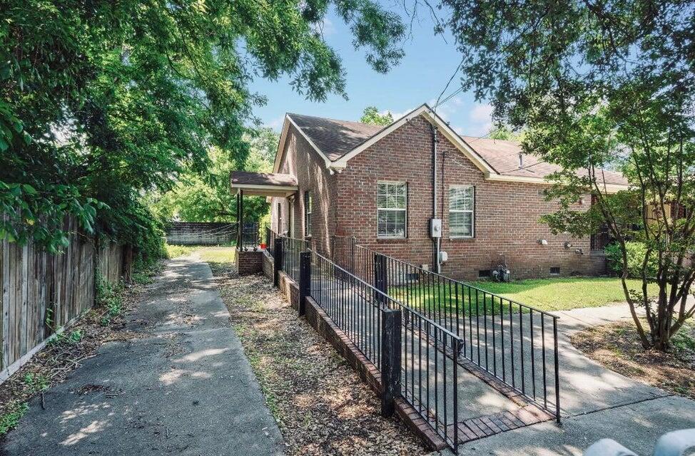 2834 Spruill Avenue