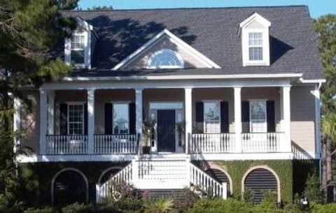 A home in North Charleston