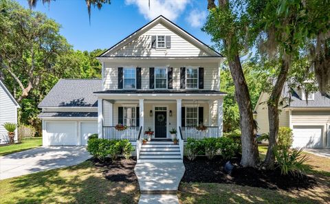 Photo of 3521 E Higgins Drive, Mount Pleasant, SC 29466 (MLS # 26014880)