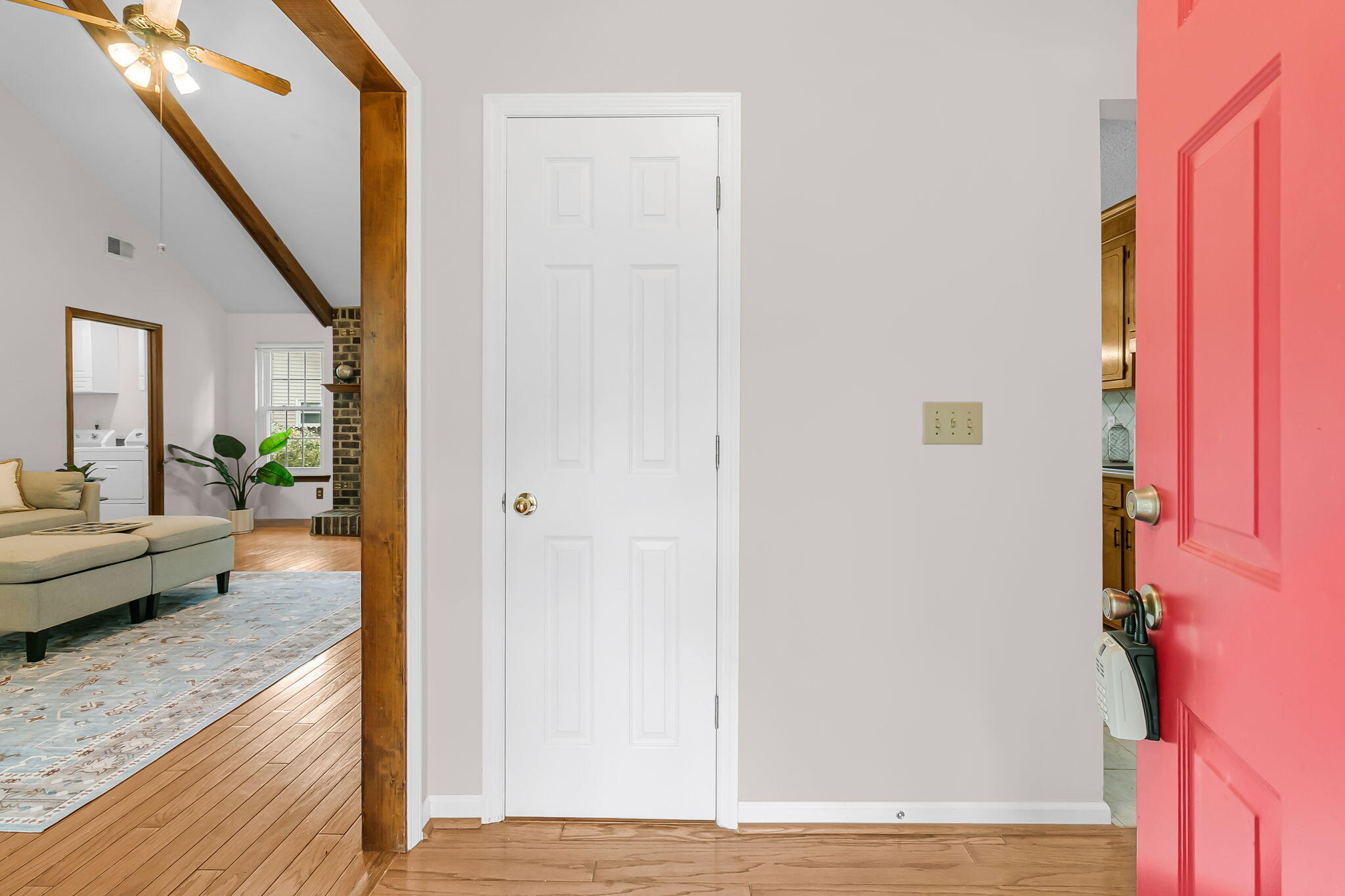 1507 Kentwood Circle