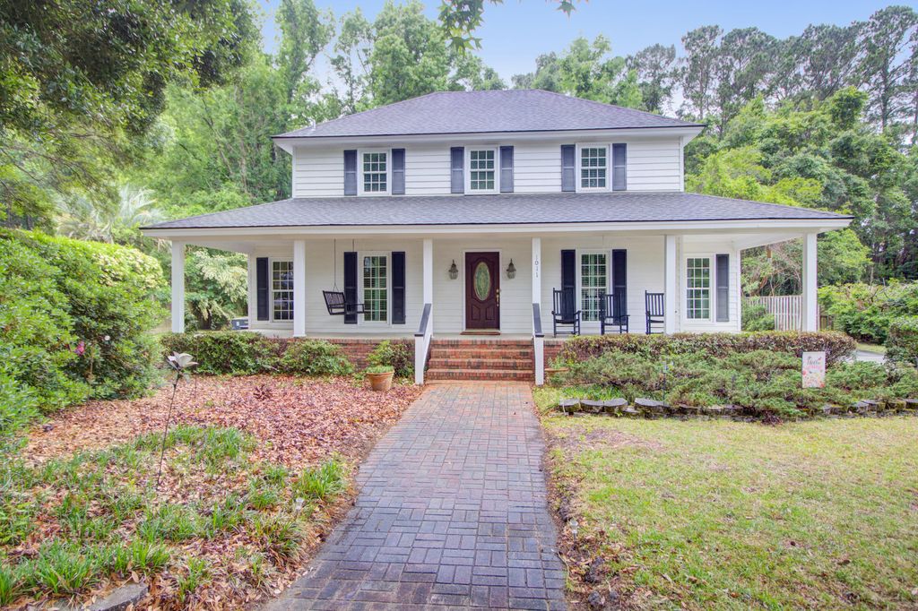 Photo of 1011 Harbortowne Road, Charleston, SC 29412 (MLS # 26012521)