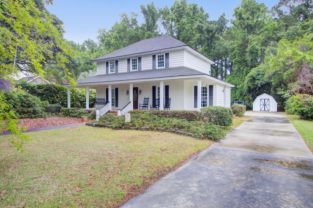Photo of 1011 Harbortowne Road, Charleston, SC 29412 (MLS # 26012521)