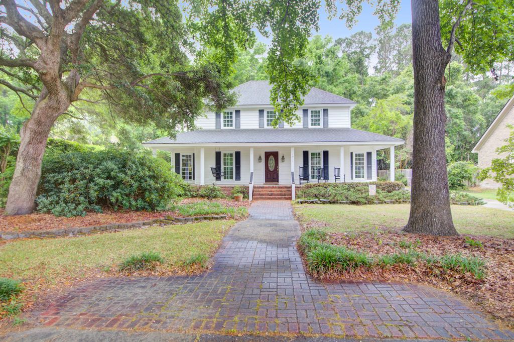 Photo of 1011 Harbortowne Road, Charleston, SC 29412 (MLS # 26012521)