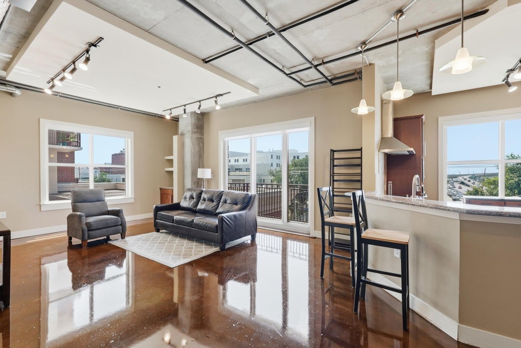 Photo of 150 Bee Street #402, Charleston, SC 29401 (MLS # 26018586)
