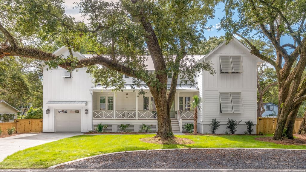 Photo of 727 Mccants Drive, Mount Pleasant, SC 29464 (MLS # 25023258)