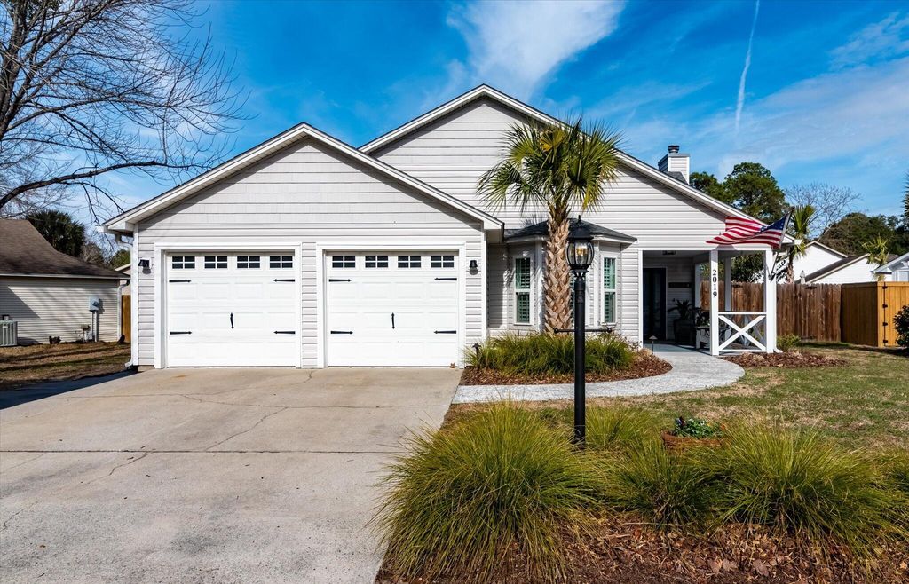 Photo of 2019 Armory Drive, Mount Pleasant, SC 29466 (MLS # 26005374)