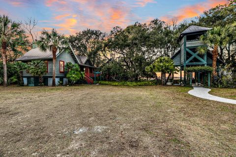 A home in Wadmalaw Island