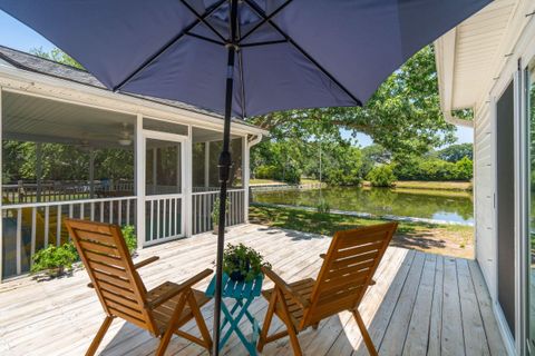 Photo of 1027 Wayfarer Lane, Charleston, SC 29412 (MLS # 25014680)