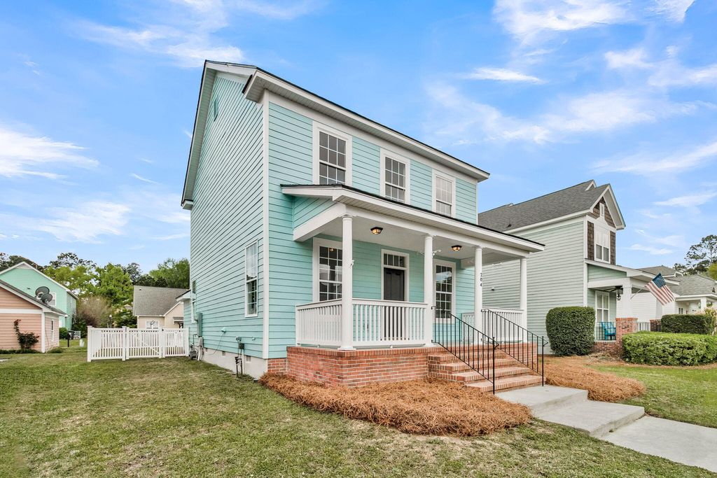 Photo of 204 Hydrangea Street, Summerville, SC 29483 (MLS # 26008694)
