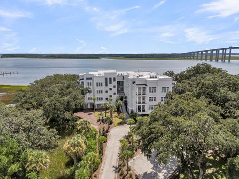 Photo of 108 Fairbanks Oak Alley #402, Charleston, SC 29492 (MLS # 25024774)