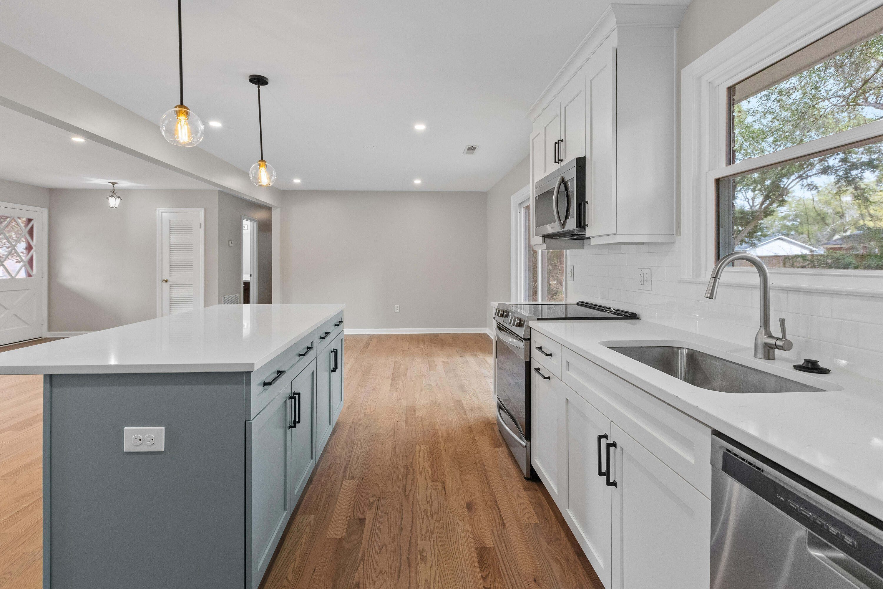 1072 Kentwood Circle
