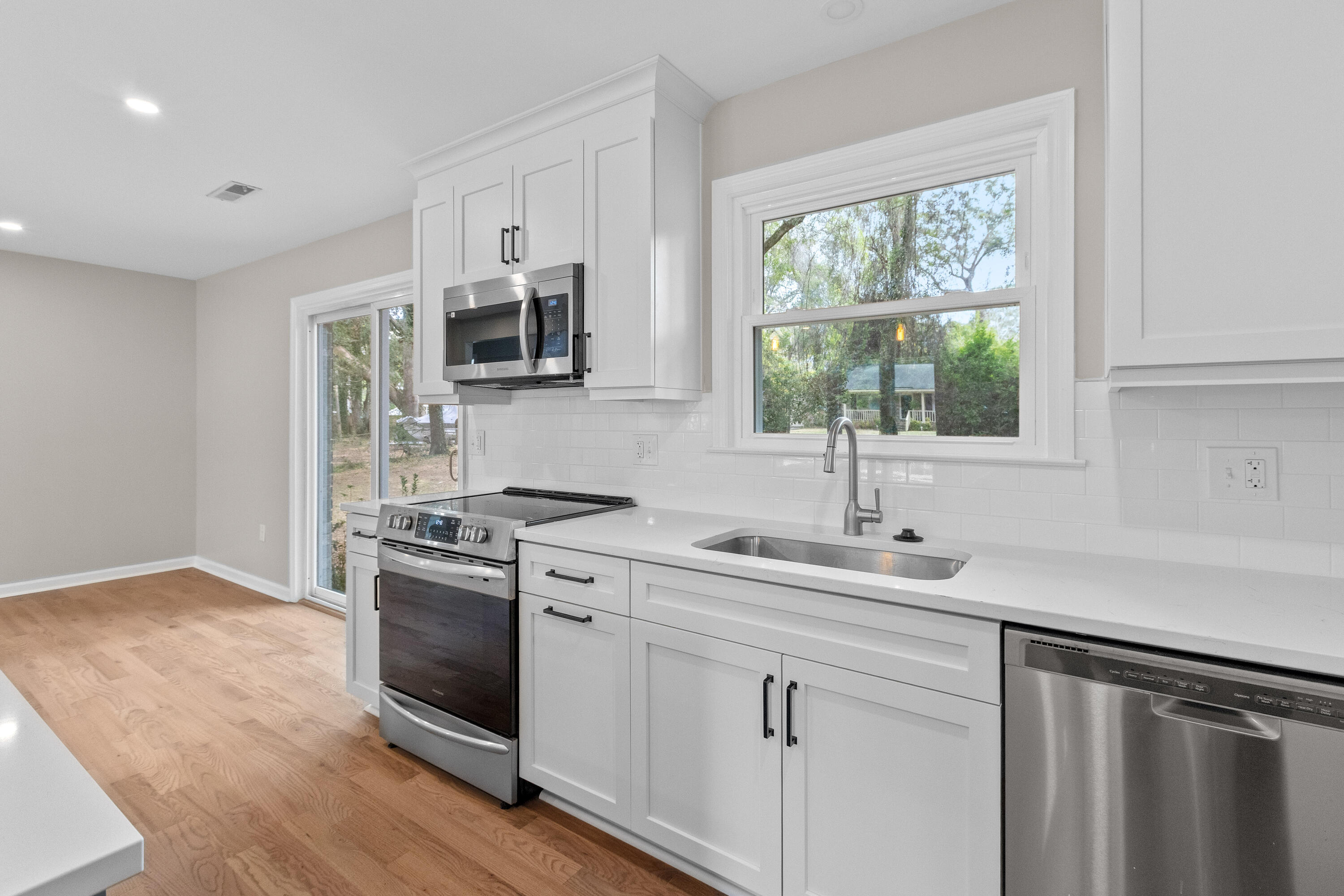 1072 Kentwood Circle