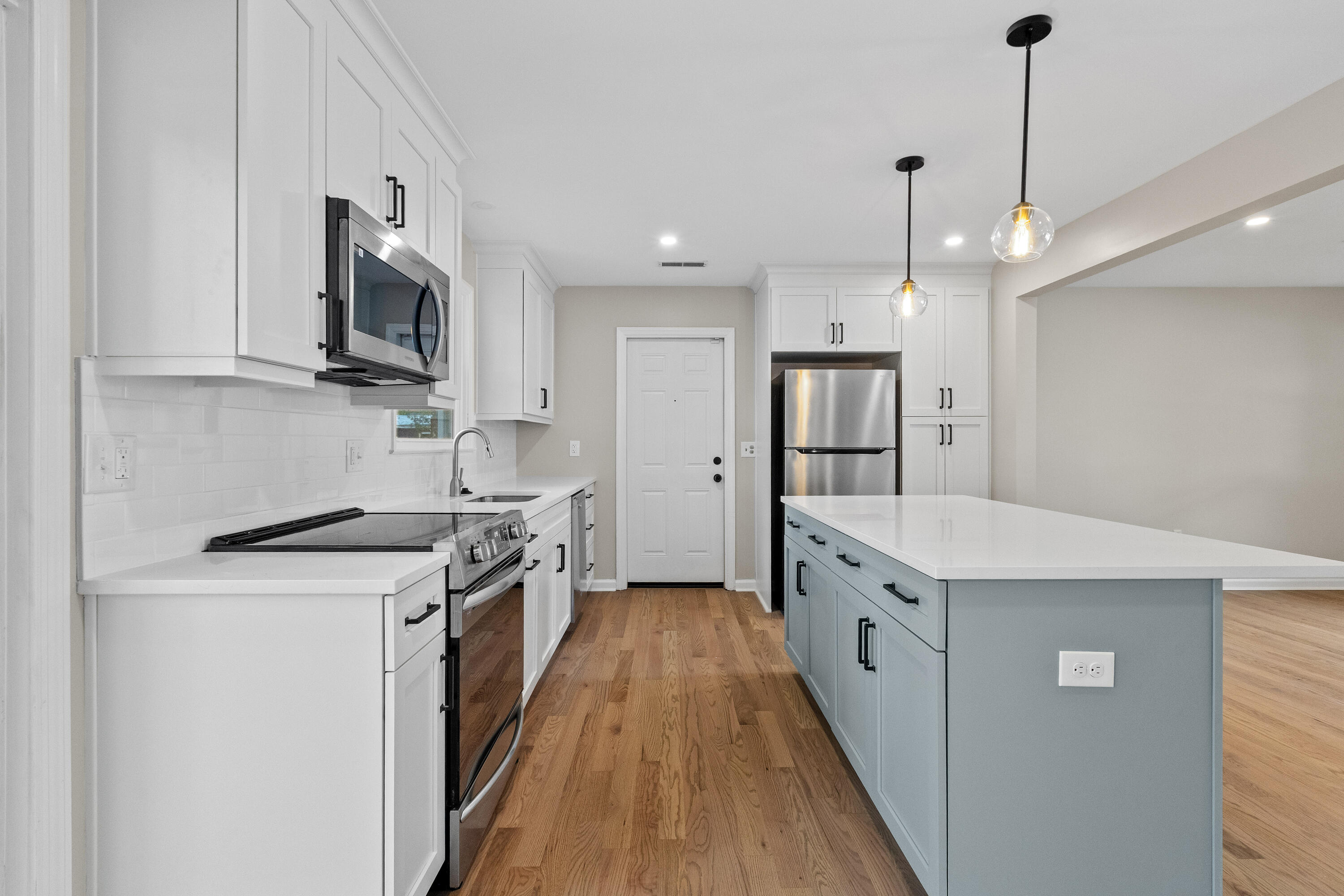 1072 Kentwood Circle