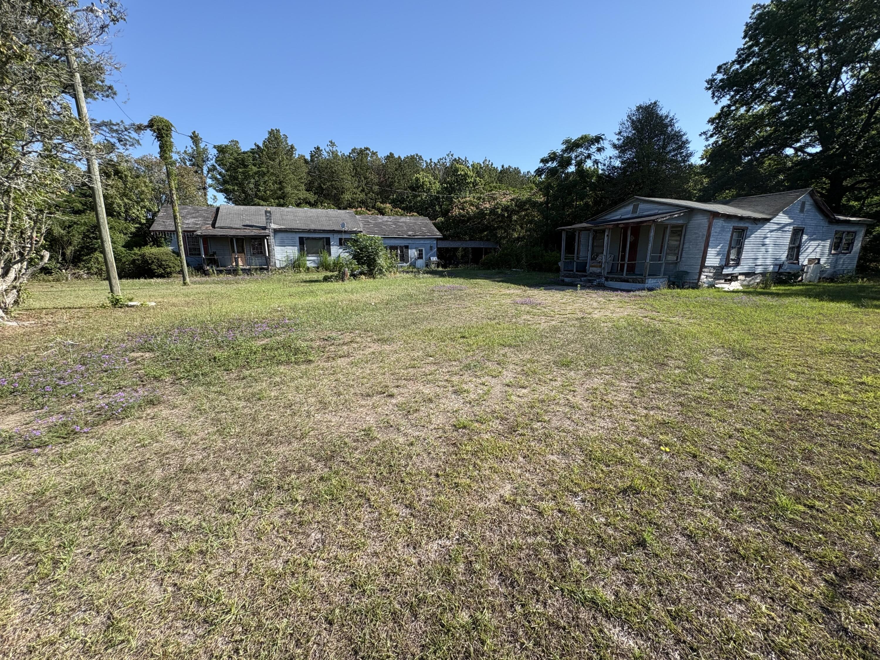 1077 Clifton Road