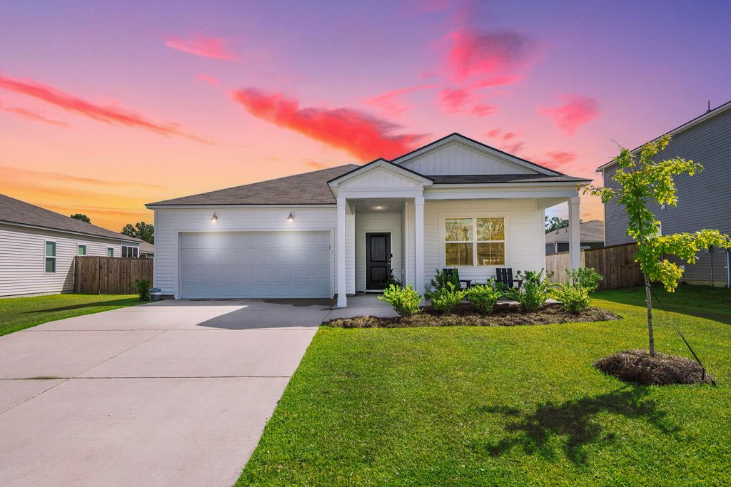 Photo of 608 Fisher Lane, Summerville, SC 29486 (MLS # 25032295)