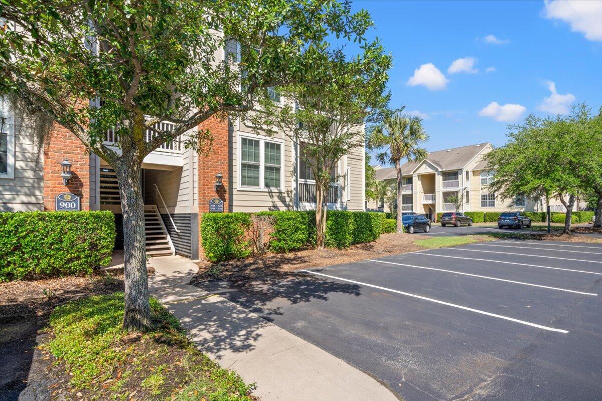 1600 Long Grove Drive 927