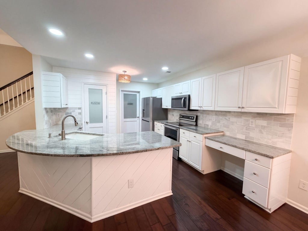 Photo of 580 Pointe Of Oaks Road, Summerville, SC 29485 (MLS # 26028204)