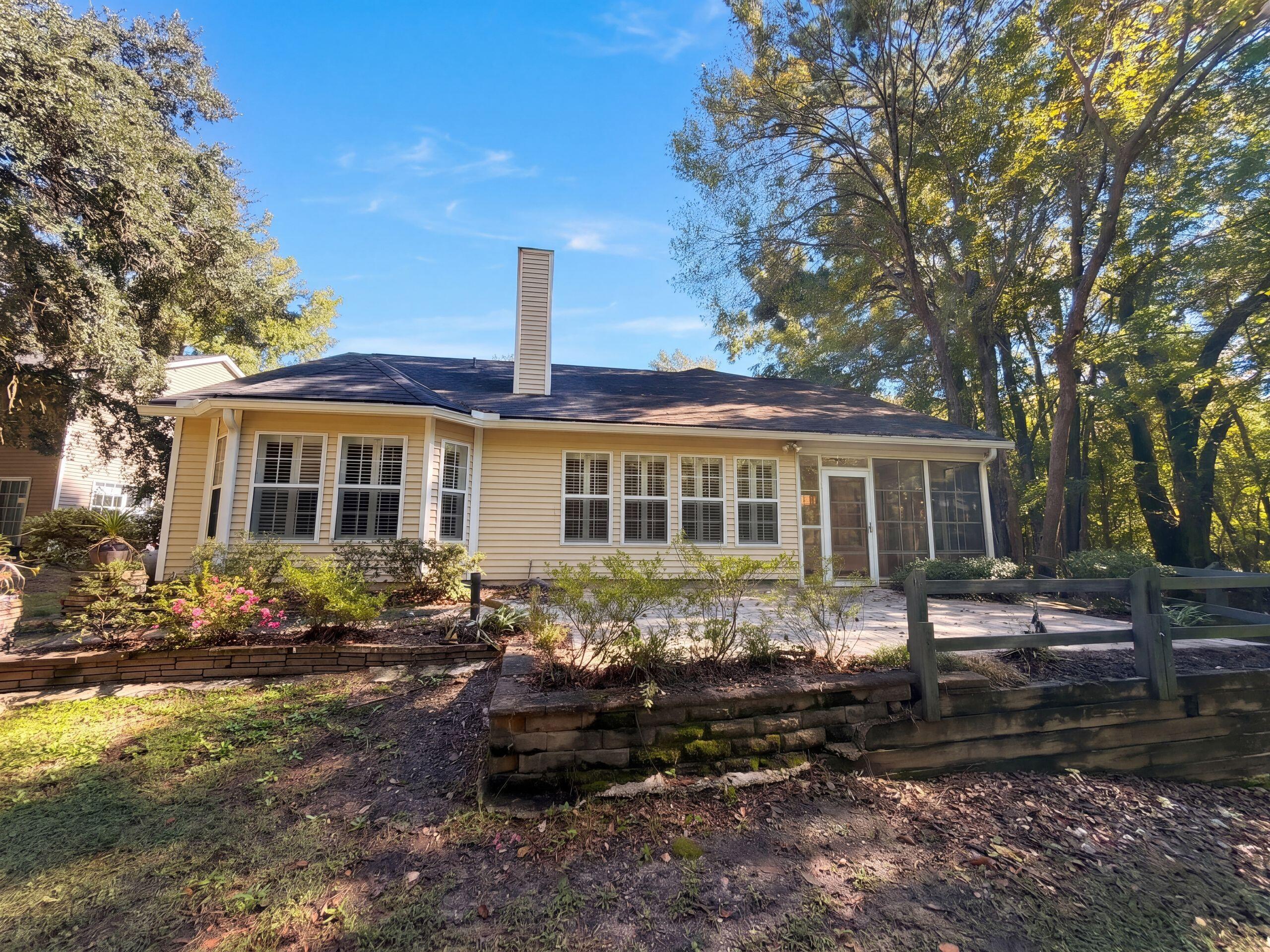 580 Pointe Of Oaks Road
