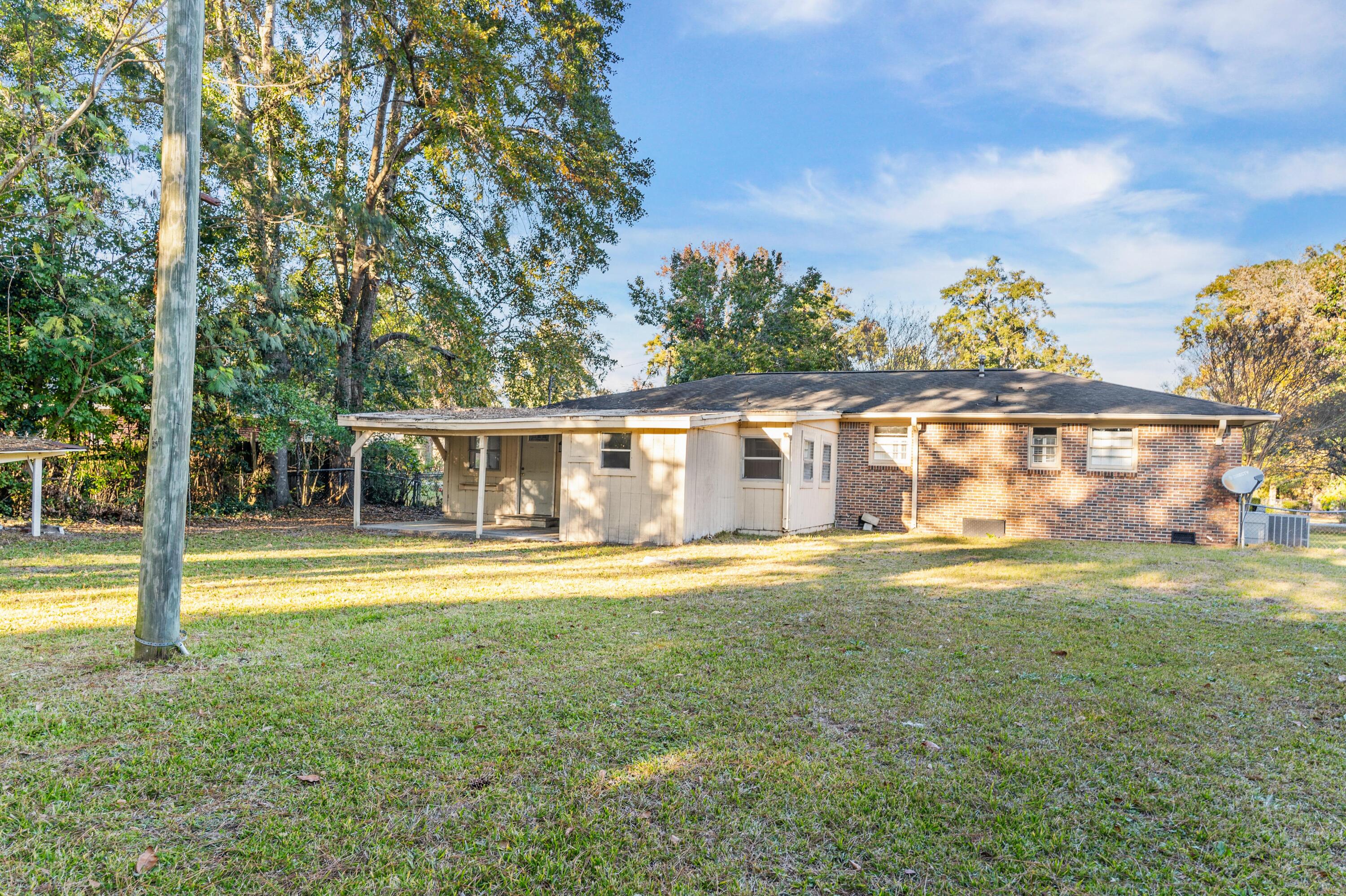 1136 Lakeshore Drive