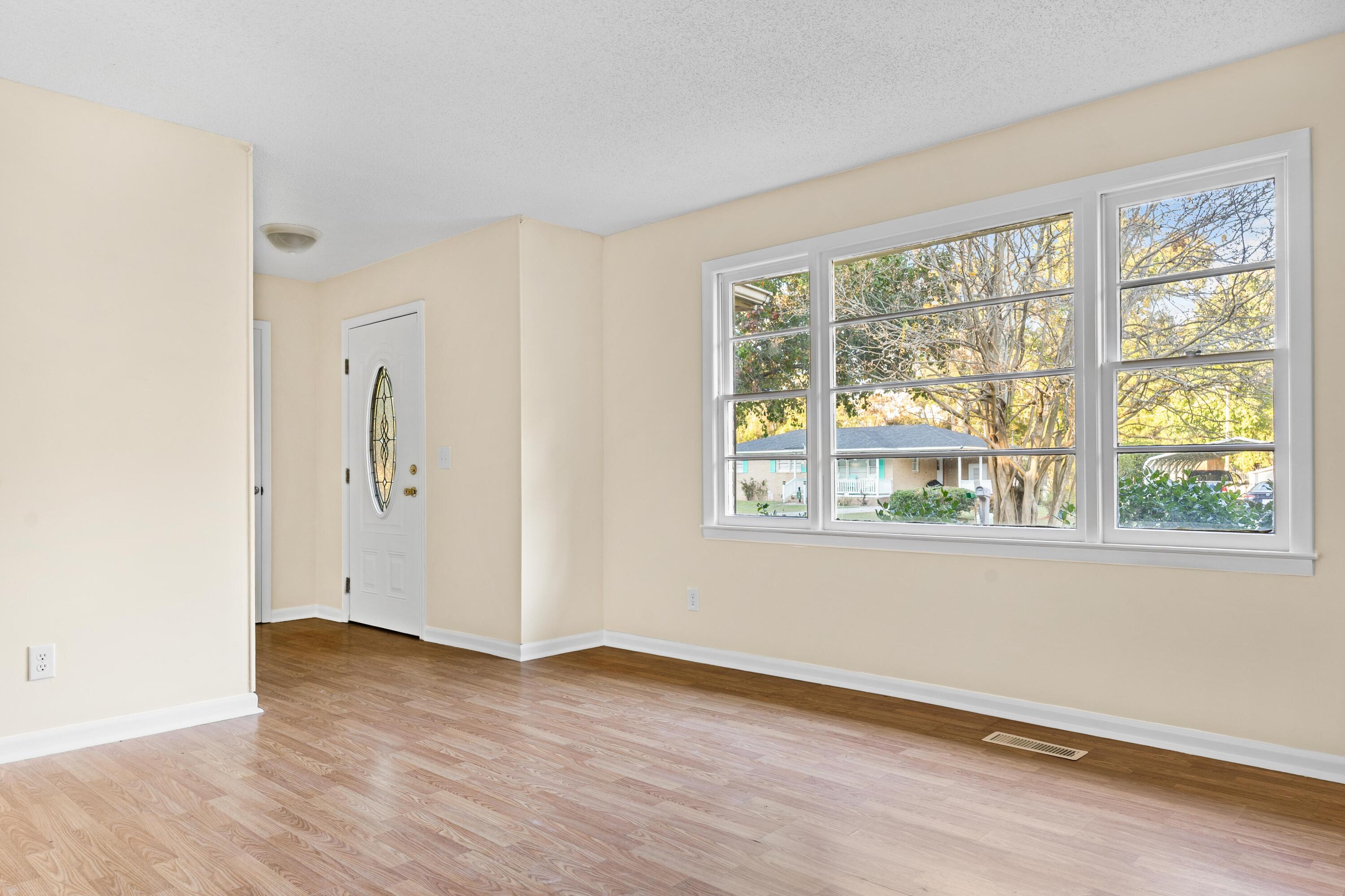 1136 Lakeshore Drive