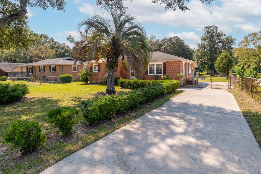 Photo of 4557 W Montague Avenue, North Charleston, SC 29418 (MLS # 26009955)