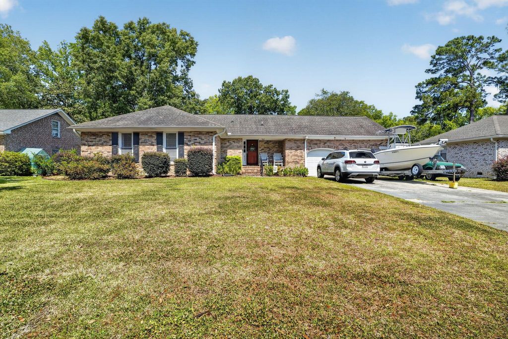 Photo of 2331 Vanderbilt Drive, Charleston, SC 29414 (MLS # 26011895)