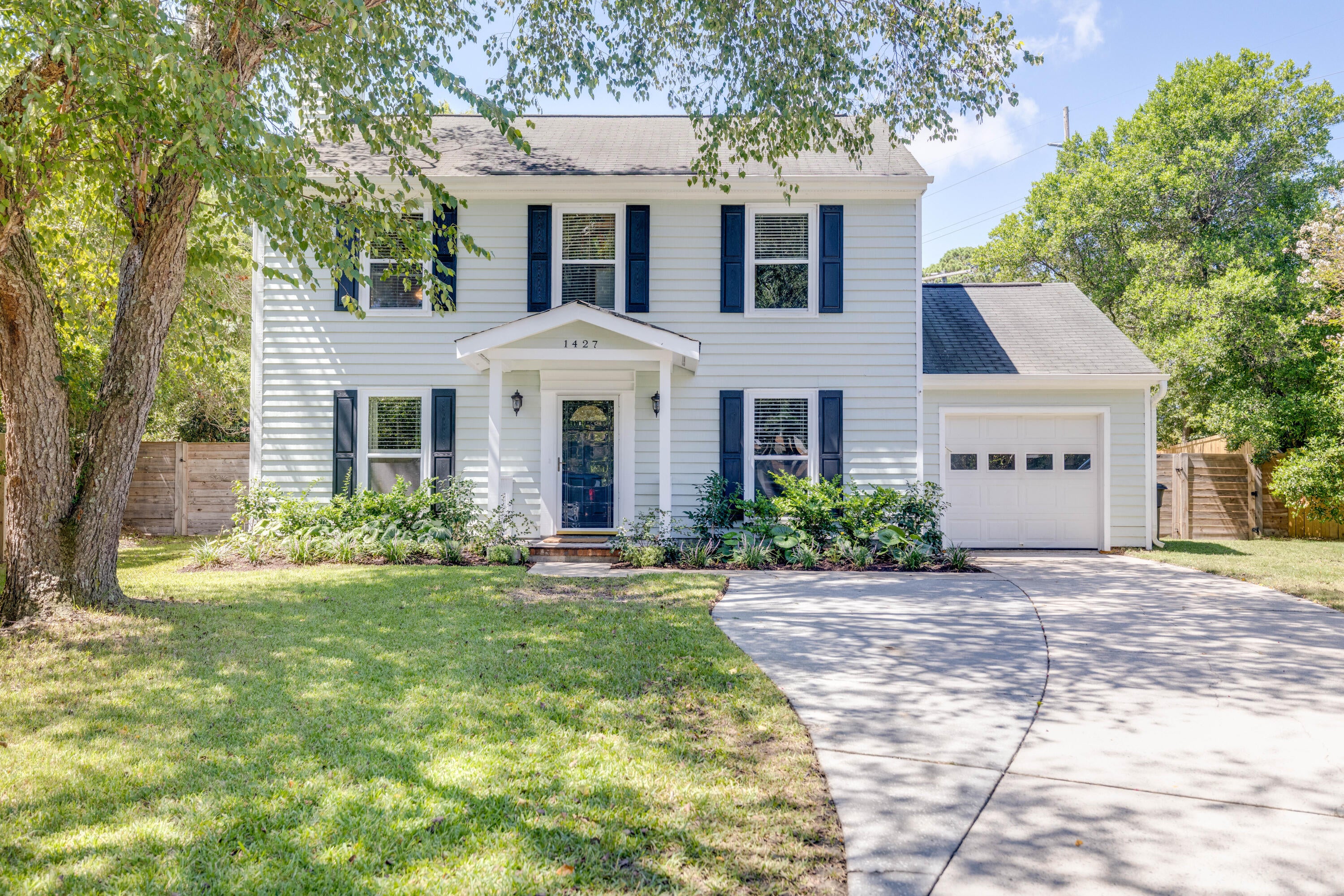 1427 Oaklanding Road