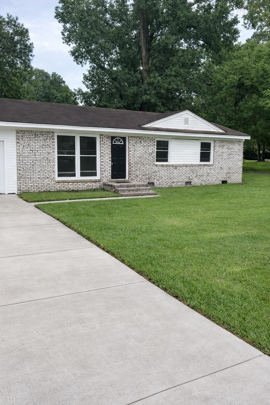 Photo of 1847 Mepkin Rd, Charleston, SC 29407 (MLS # 26003296)