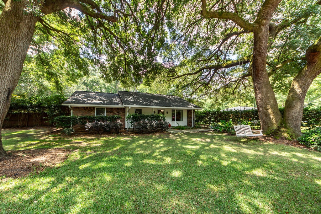 Photo of 5717 San Flora Avenue, Ravenel, SC 29470 (MLS # 26018120)