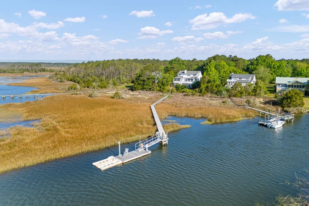 Photo of 127 Drew Lane, Charleston, SC 29492 (MLS # 26010941)