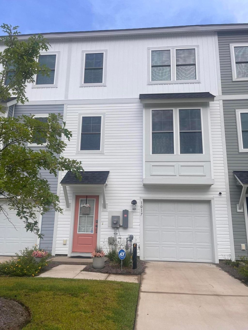 Photo of 1017 Pettiford Place, Hanahan, SC 29410 (MLS # 26021375)