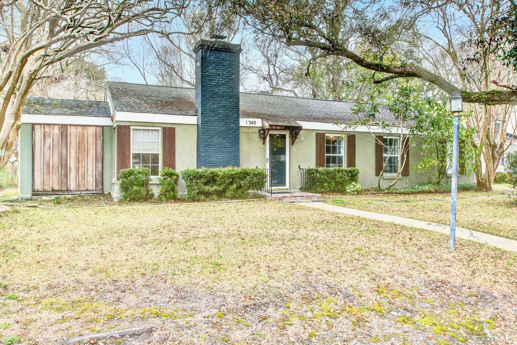 Photo of 1240 Parkwood Estates Drive, Charleston, SC 29407 (MLS # 26008273)