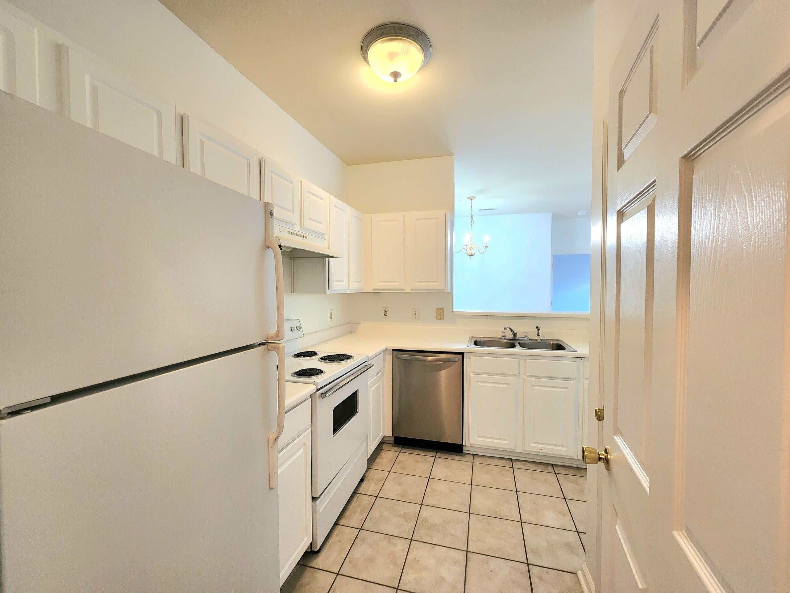 1600 Long Grove Drive Unit 623